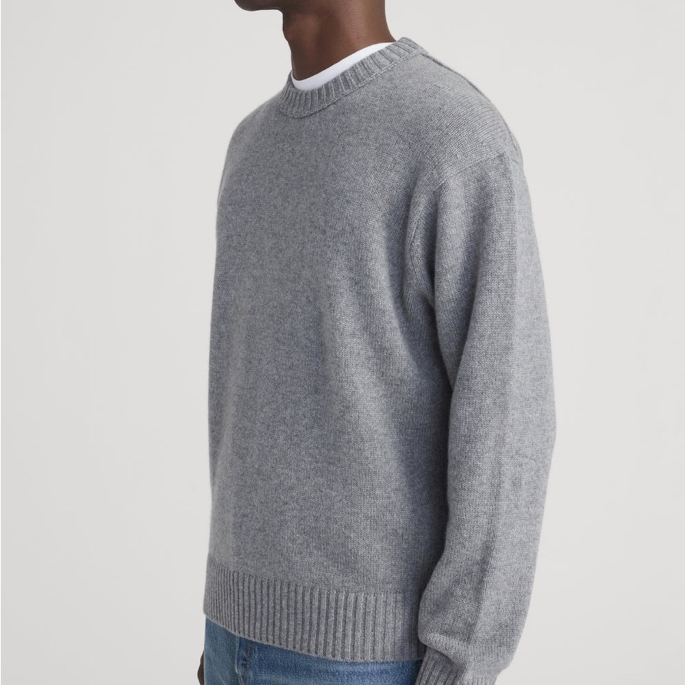 FRAME Cashmere Crewneck Sweater in Gray Gris